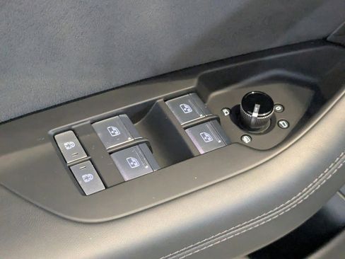 Used 2023 Audi RS 6 w/ Executive Package image 23