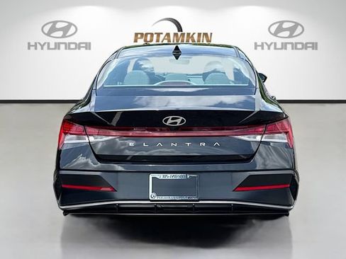 Certified 2025 Hyundai Elantra SEL FWD image 6