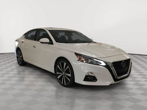 Used 2019 Nissan Altima 2.5 Platinum AWD/4WD image 4