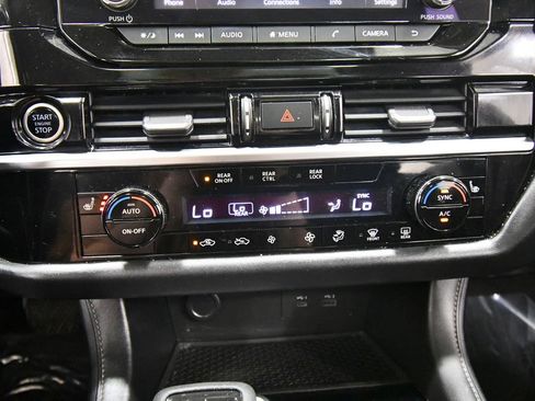 Used 2022 Nissan Pathfinder SV w/ SV Premium Package AWD/4WD image 26
