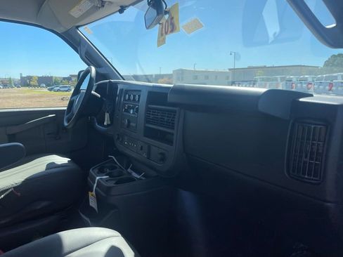 New 2025 GMC Savana 2500 w/ Driver Convenience Package image 28