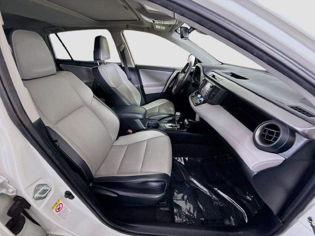 Used 2018 Toyota RAV4 Limited FWD image 28