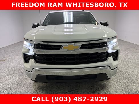Used 2025 Chevrolet Silverado 1500 LT RWD image 2