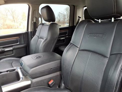 Used 2018 RAM 1500 Laramie w/ Convenience Group AWD/4WD image 14