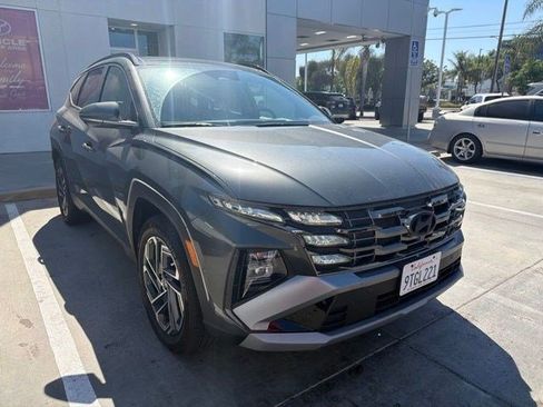 Used 2025 Hyundai Tucson Limited AWD/4WD image 3