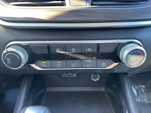 Used 2024 Nissan Altima 2.5 SV image 18