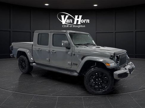 Used 2022 Jeep Gladiator Overland image 1
