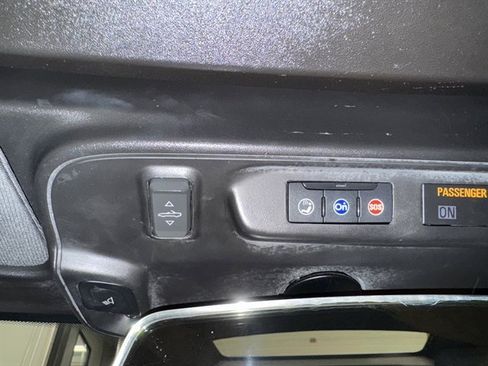 Used 2020 Chevrolet Camaro LT image 24