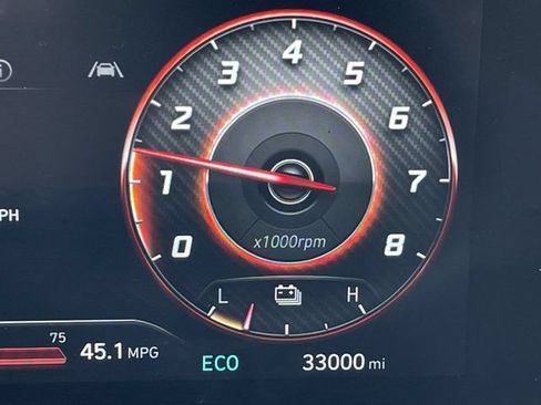 Used 2025 Hyundai Elantra Limited FWD image 15