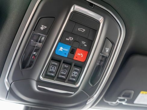 New 2025 Jeep Grand Cherokee Limited image 29