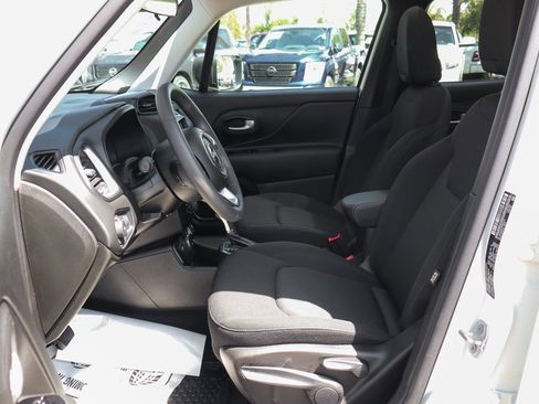 Used 2023 Jeep Renegade Latitude w/ Sun & Fun Group image 16