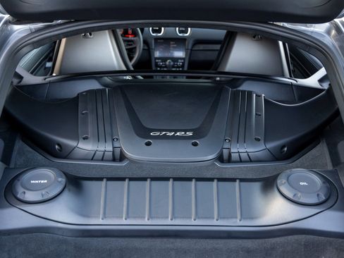 Certified 2025 Porsche 718 Cayman GT4 RS RWD image 51