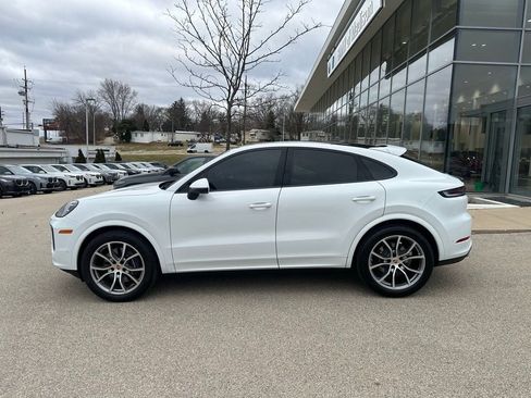 Used 2025 Porsche Cayenne Coupe AWD/4WD image 6