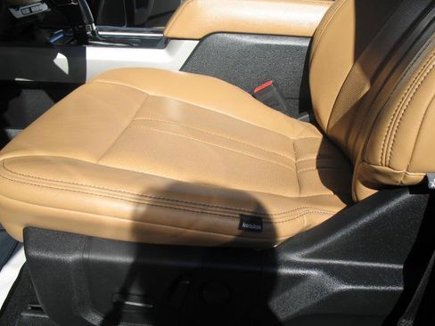 Used 2019 Ford F150 Lariat AWD/4WD image 19