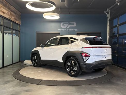 Used 2024 Hyundai Kona SEL w/ Convenience Package FWD image 5