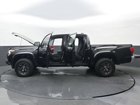 Used 2021 Toyota Tacoma SR5 RWD image 35