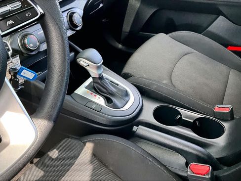 Used 2024 Kia Forte LXS w/ LXS Technology Package FWD image 16