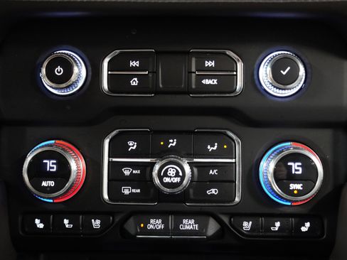 Used 2023 GMC Yukon SLT image 30