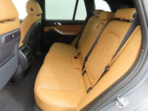 Certified 2025 BMW X5 xDrive40i w/ Parking Assistance Package image 21