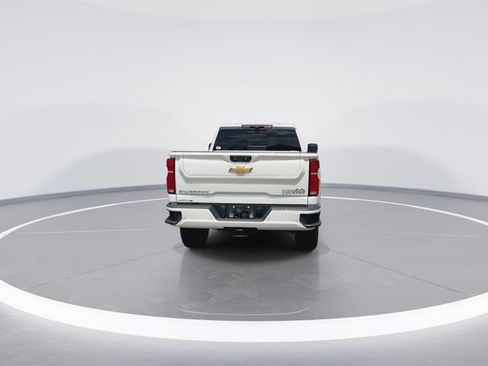 Used 2025 Chevrolet Silverado 2500 High Country w/ High Country Premium Package AWD/4WD image 10