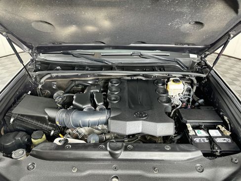 Used 2015 Toyota 4Runner SR5 RWD image 31