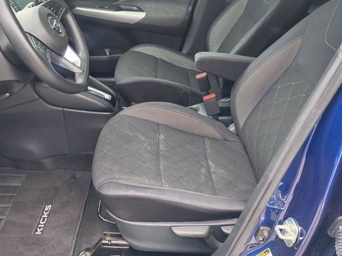 Used 2018 Nissan Kicks SV w/ Exterior Electronics Package FWD image 28