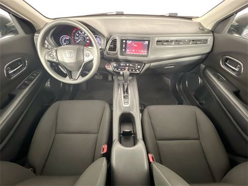 Used 2017 Honda HR-V EX image 3