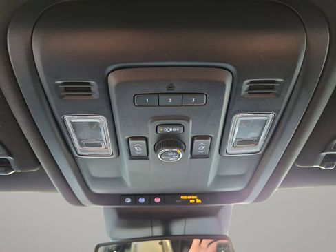 Used 2021 Cadillac Escalade ESV Luxury image 42