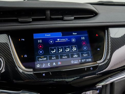 Certified 2023 Cadillac XT6 Sport w/ LPO, Onyx Lite Package image 27