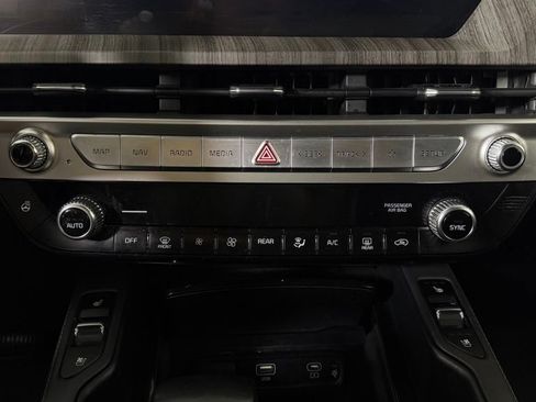 Used 2023 Kia Telluride EX w/ EX Captain's Chair Package AWD/4WD image 26