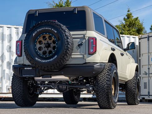 New 2025 Ford Bronco Badlands image 3