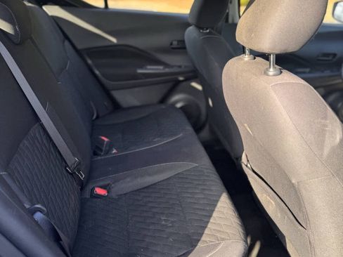 Used 2022 Nissan Kicks S FWD image 12