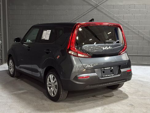Used 2022 Kia Soul LX FWD image 4