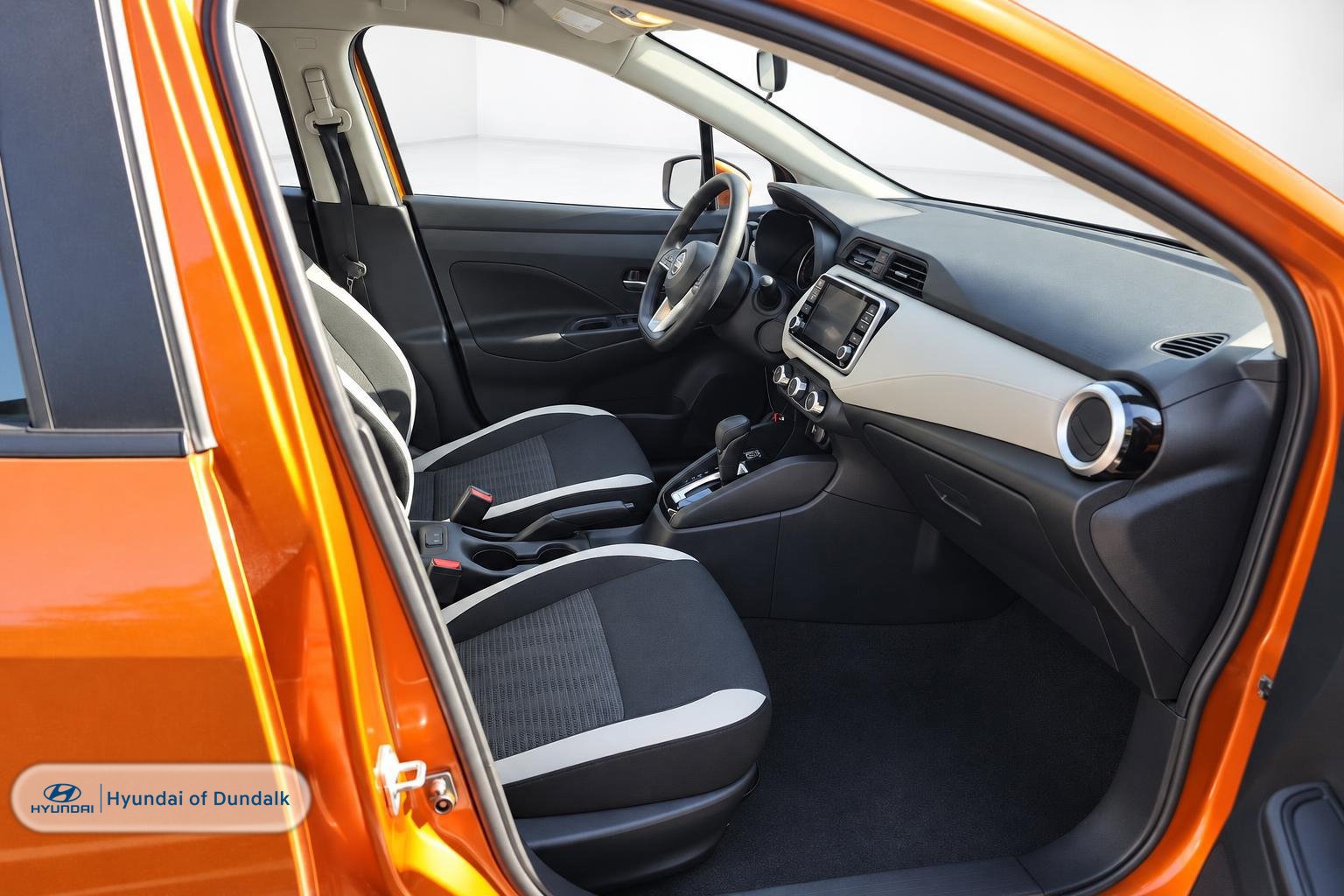 Used 2022 Nissan Versa SV FWD image 8