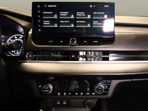 Used 2025 Mitsubishi Outlander ES image 25