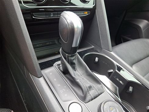 Used 2021 Volkswagen Atlas SEL Premium image 17