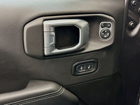 Used 2023 Jeep Wrangler Sahara w/ Cold Weather Group image 15