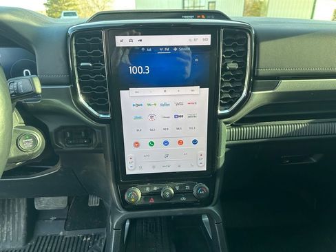 Used 2024 Ford Ranger Lariat w/ FX4 Off-Road Package image 16