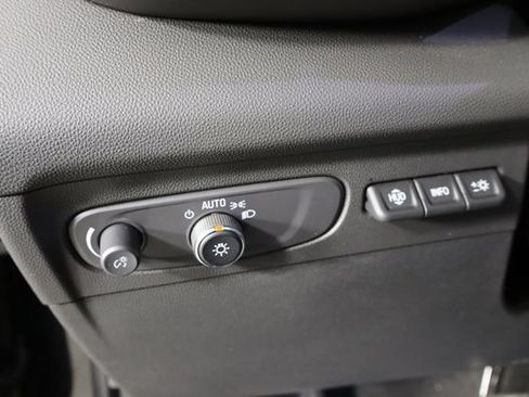 Used 2023 Buick Envision Avenir FWD image 22