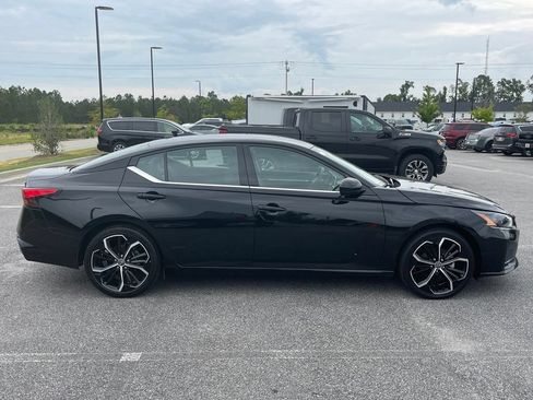 Used 2024 Nissan Altima 2.5 SR FWD image 20