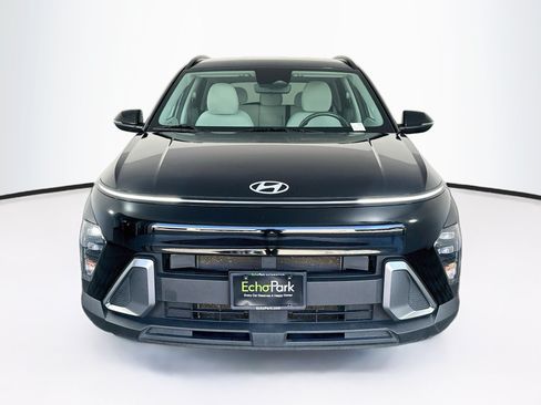 Used 2025 Hyundai Kona SEL FWD image 2