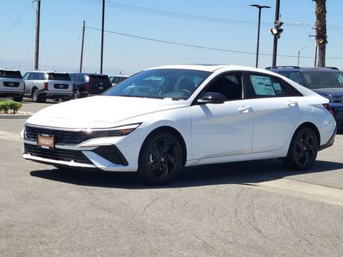 New 2026 Hyundai Elantra SEL Sport FWD image 2