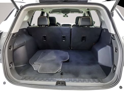 Used 2022 GMC Terrain AT4 AWD/4WD image 23