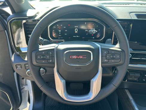 New 2026 GMC Sierra 1500 Elevation w/ LPO, Elevation Black Package AWD/4WD image 17