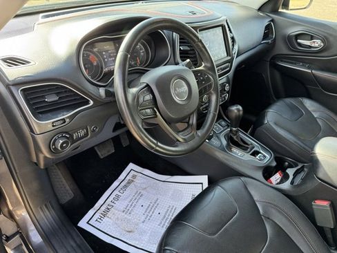 Used 2019 Jeep Cherokee Trailhawk image 15