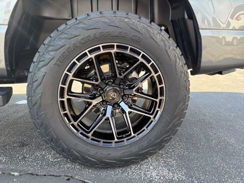 Used 2025 Ford F150 Lariat w/ Equipment Group 501A Mid image 31