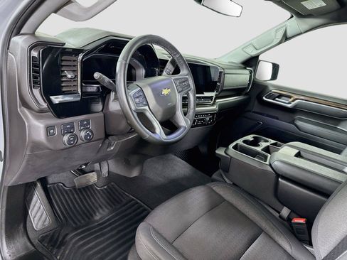 Used 2024 Chevrolet Silverado 1500 LT AWD/4WD image 3