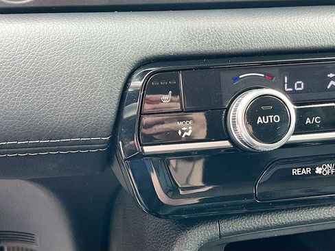 Used 2025 Honda Pilot EX-L image 19