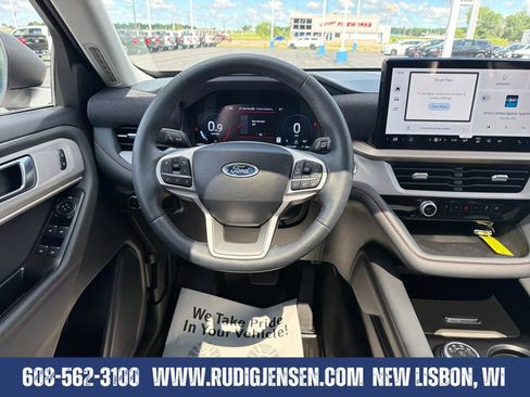 Used 2025 Ford Explorer Active w/ Active Comfort Package AWD/4WD image 13