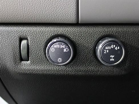 Used 2019 Chevrolet Colorado LT AWD/4WD image 17